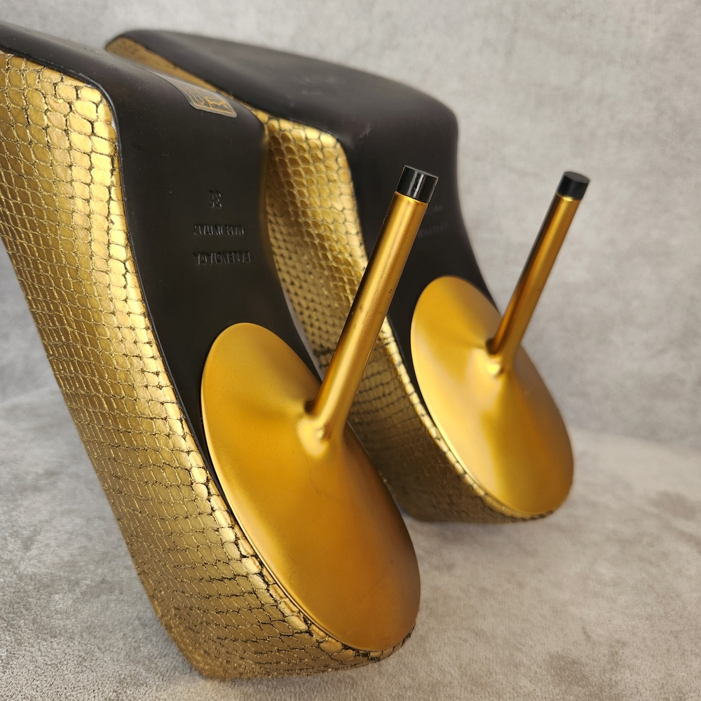 Balenciaga pumps 8 gold leather snake Essex architectural Made Italy new $1020 - Picture 15 of 16